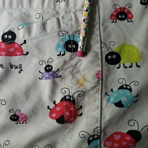 Scrubstar Scrub Top Ladybug Scrubs Love Bug Medical Vet Dental Women's XL *FLAW - Picture 7 of 12